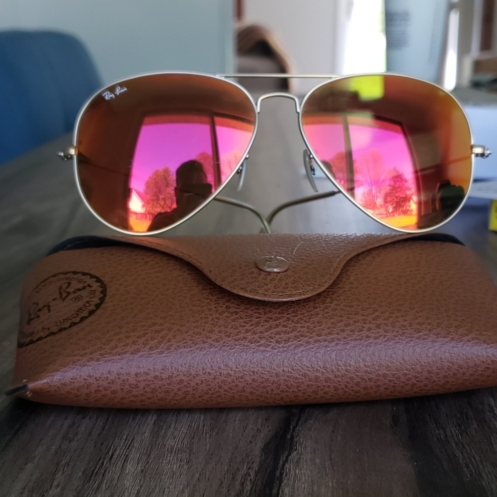 Gold framed rose lense vintage ray ban aviators